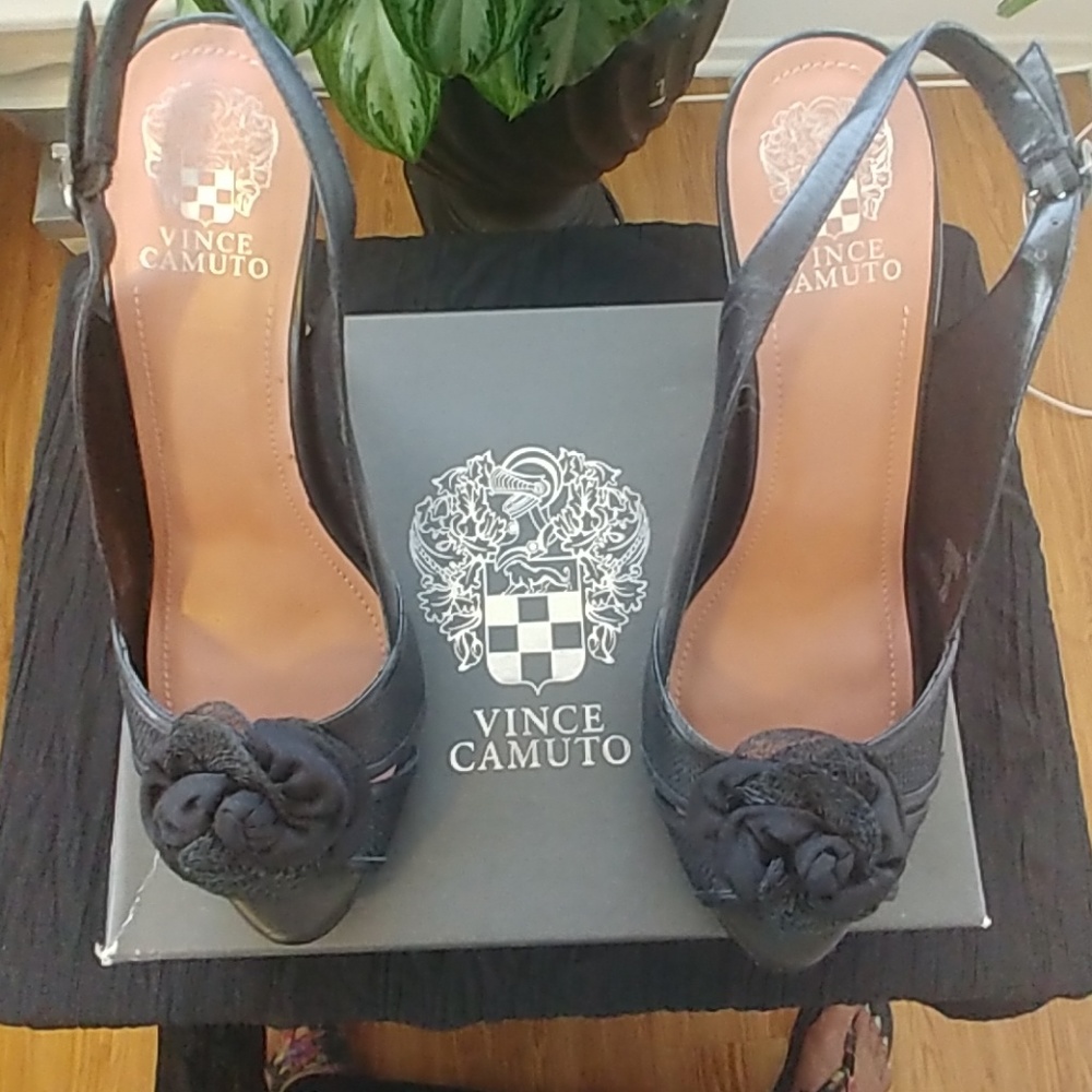 Vince Camuto Black Straw Fabric 👡